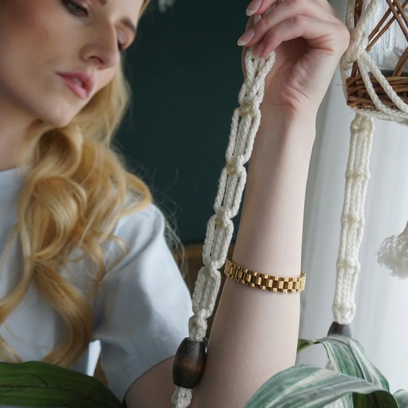 New Gold-Plated Stainless Steel Bracelet - Picture 2 of 4